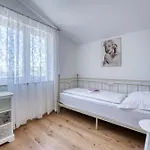 Feriehus Pool House Edita - Happy Bribir (Primorje-Gorski Kotar)