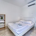 Pool House Edita - Happy Bribir (Primorje-Gorski Kotar)