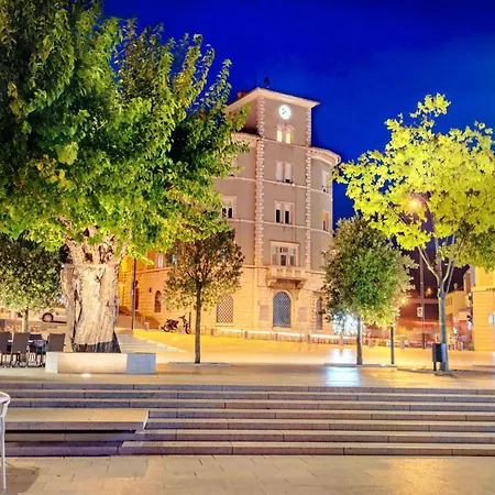 Holiday home Pool House Edita - Happy