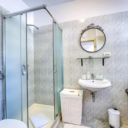 Pool House Edita - Happy Bribir (Primorje-Gorski Kotar)