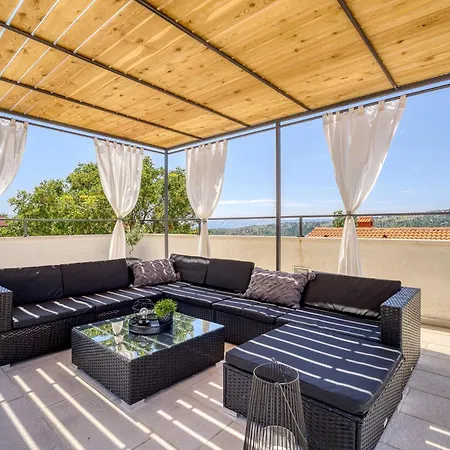 Pool House Edita - Happy Bribir (Primorje-Gorski Kotar)