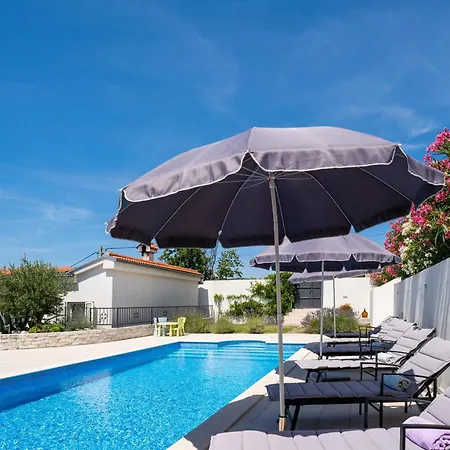 Pool House Edita - Happy * Bribir (Primorje-Gorski Kotar)