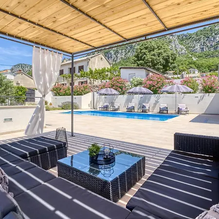 Dom wakacyjny Pool House Edita - Happy *