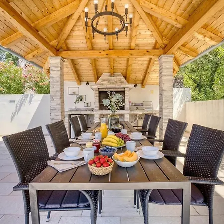 Pool House Edita - Happy Tatil Evi *