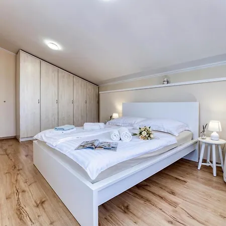 Pool House Edita - Happy Tatil Evi