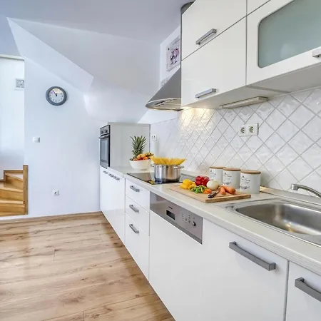 Tatil Evi Pool House Edita - Happy *
