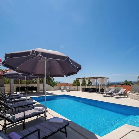 Pool House Edita - Happy Bribir (Primorje-Gorski Kotar)