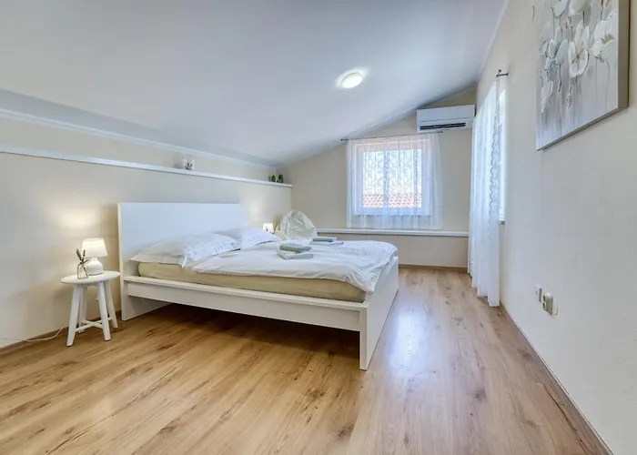 Vikendica Pool House Edita - Happy