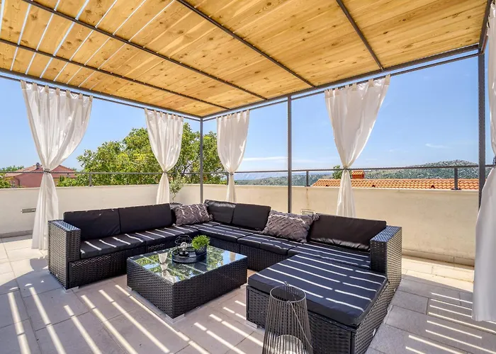 Pool House Edita - Happy Bribir (Primorje-Gorski Kotar)
