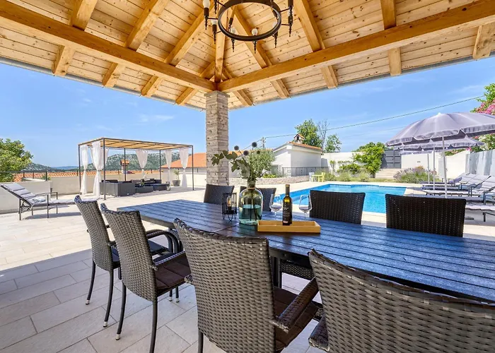 Pool House Edita - Happy Bribir (Primorje-Gorski Kotar)